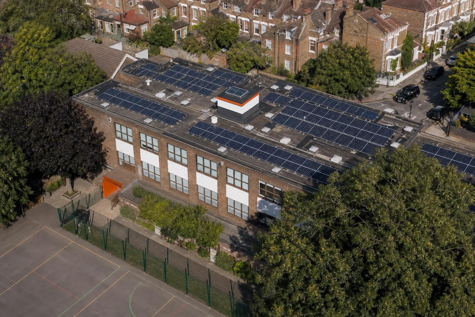 How to Improve Solar Panel Efficiency on UK Buildings